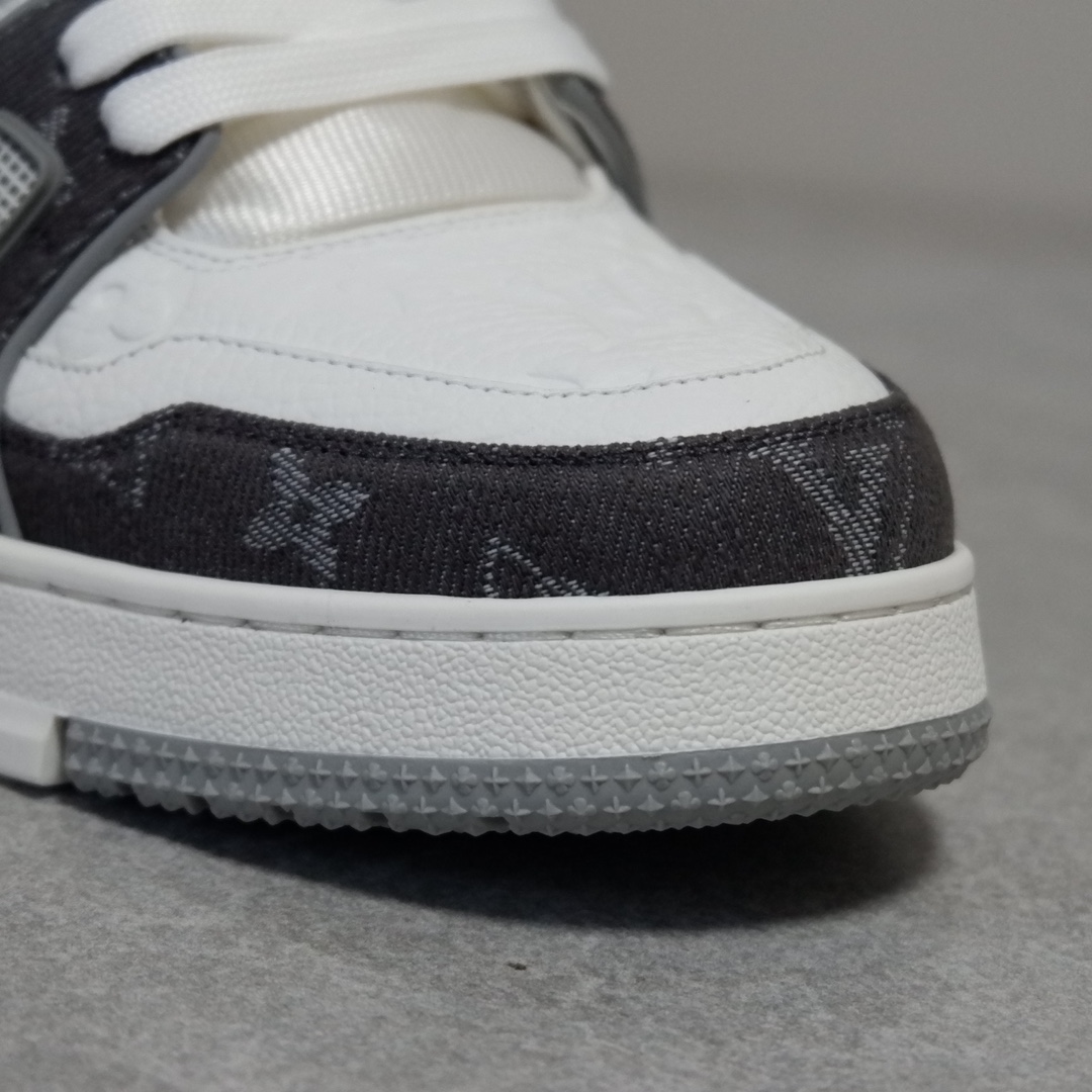 LOUIS VUITTON TRAINERS