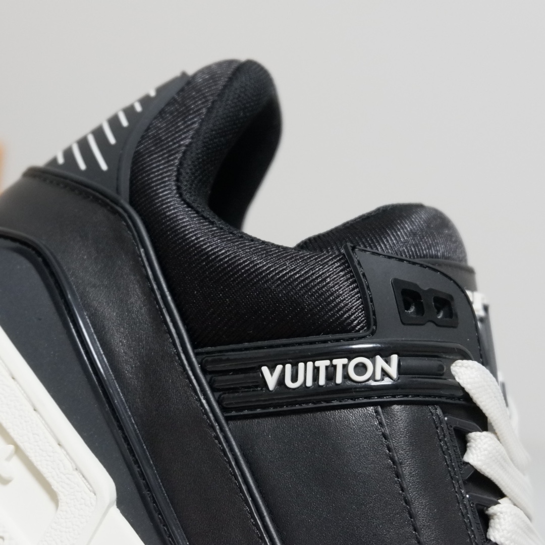 LOUIS VUITTON TRAINERS