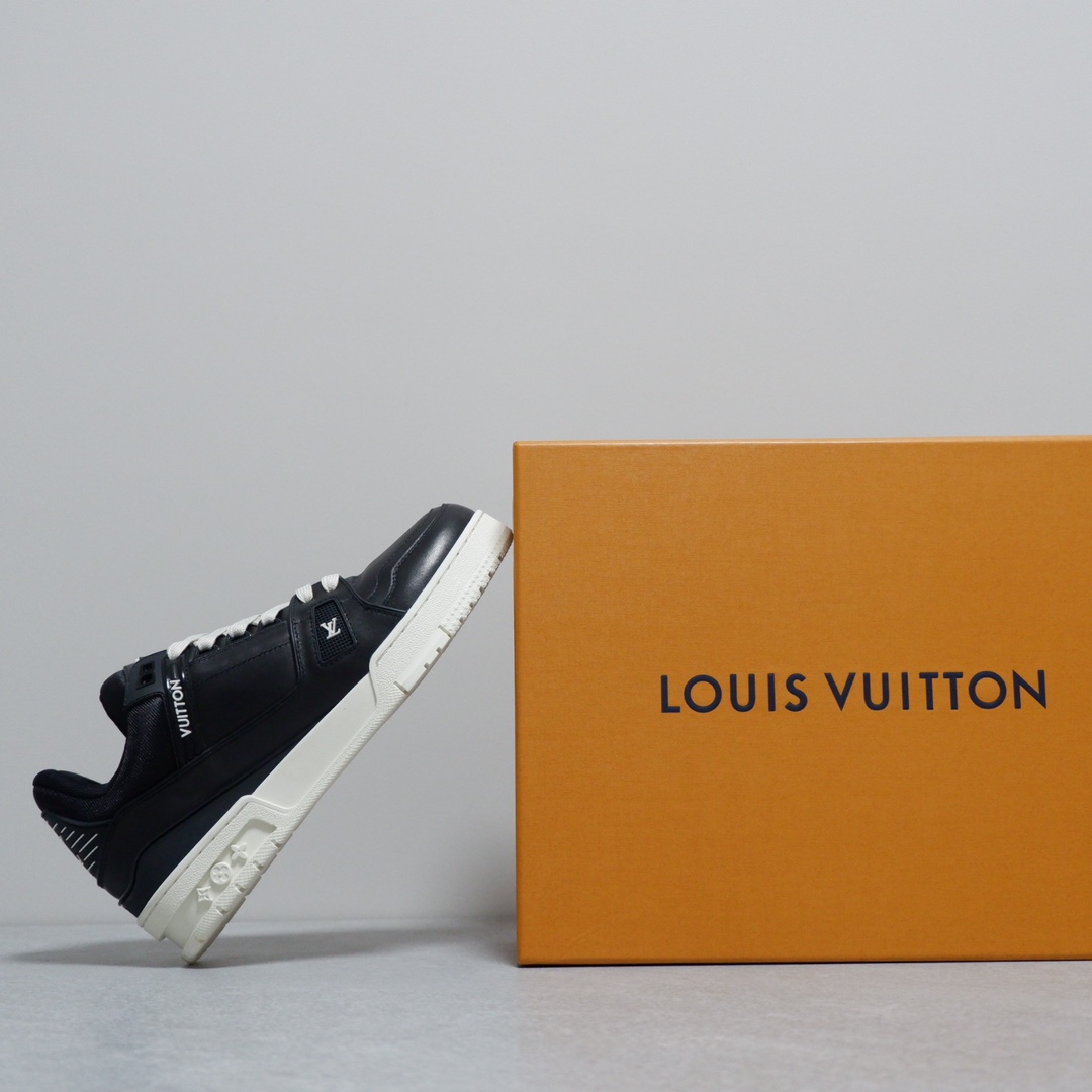 LOUIS VUITTON TRAINERS