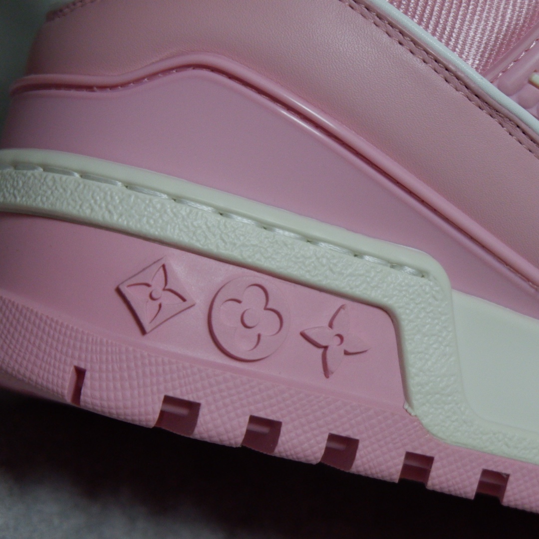LOUIS VUITTON TRAINERS