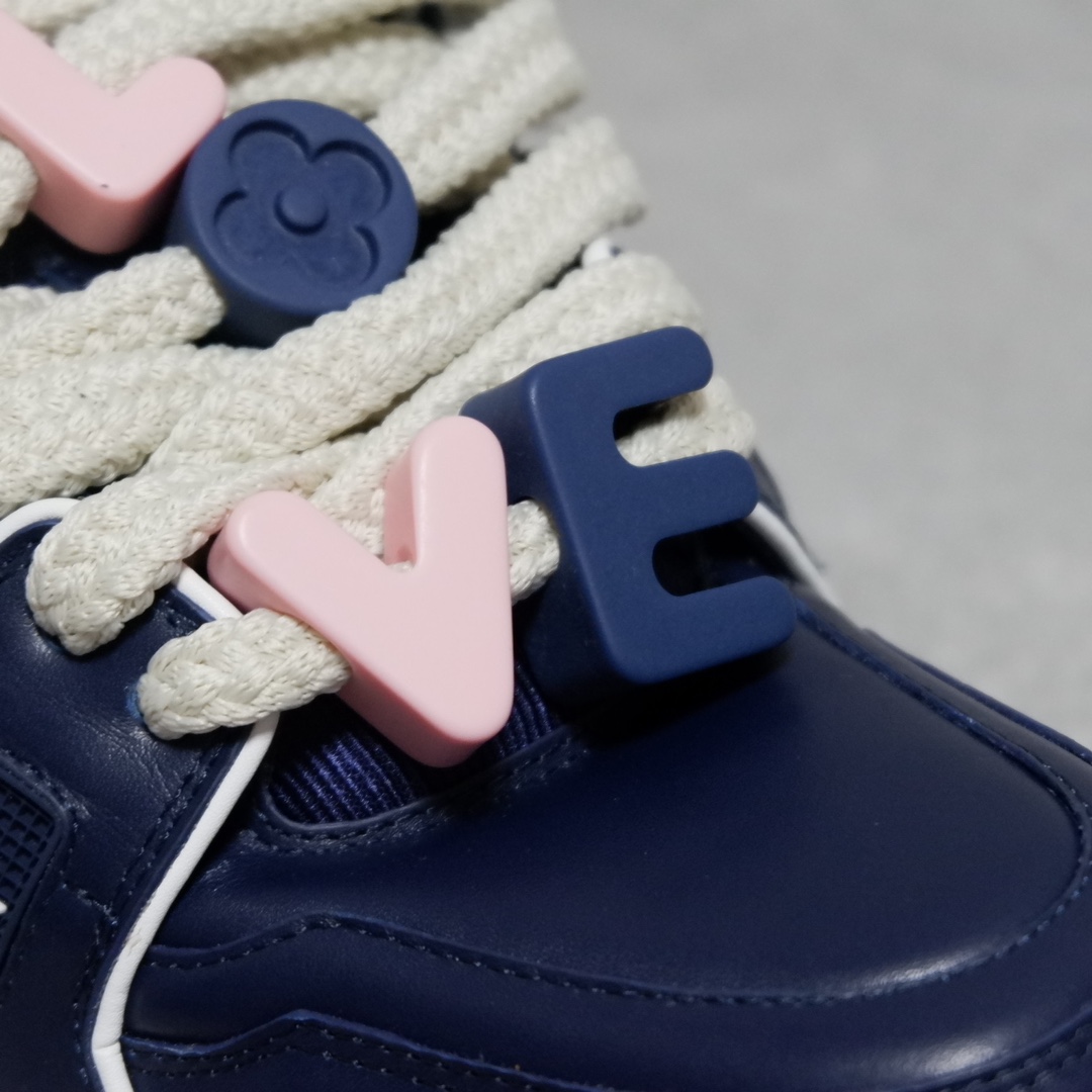 LOUIS VUITTON TRAINERS