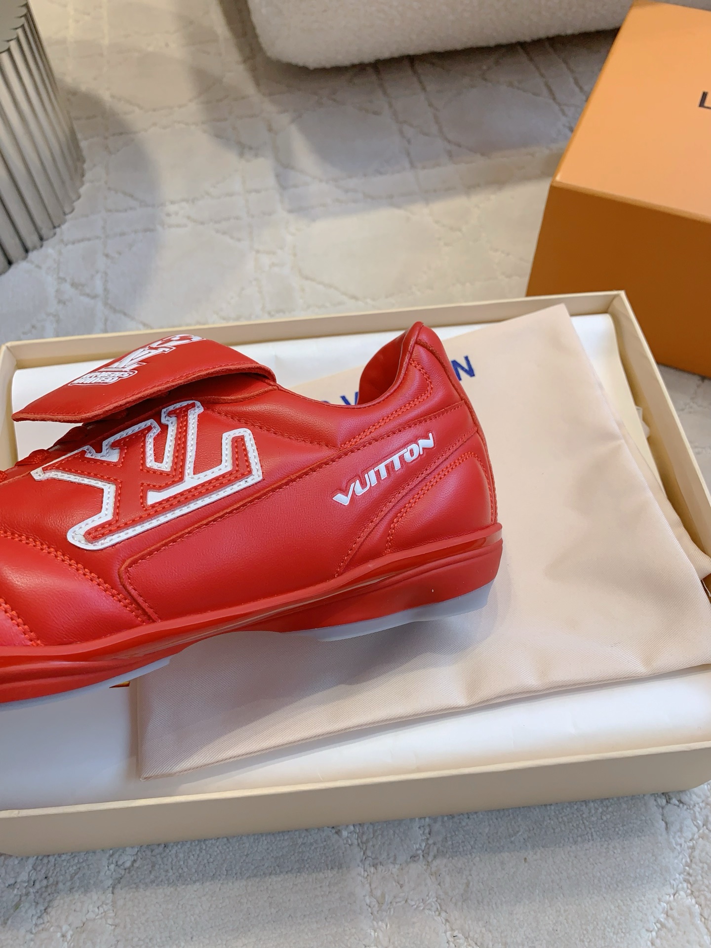 LV