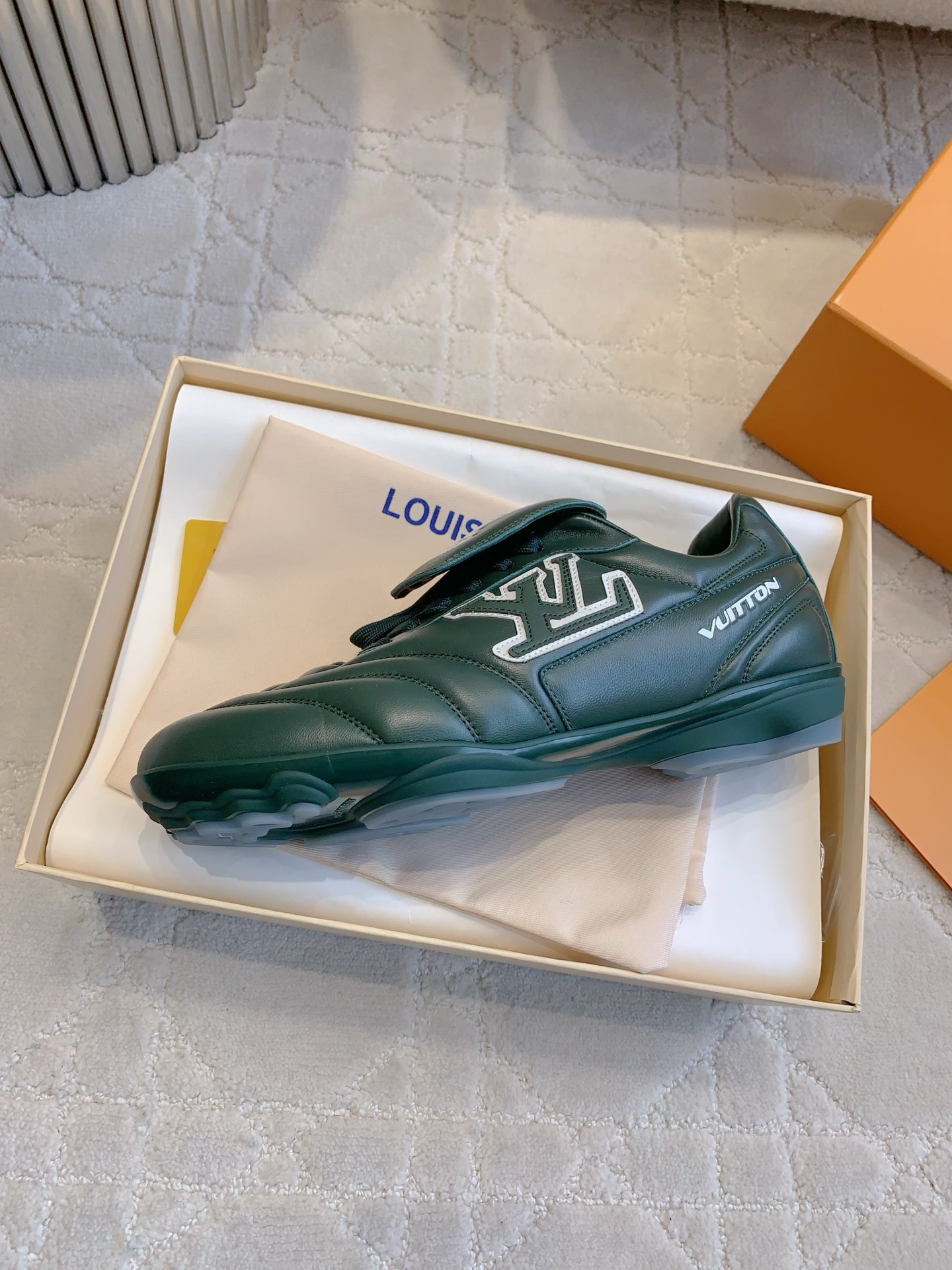 LV