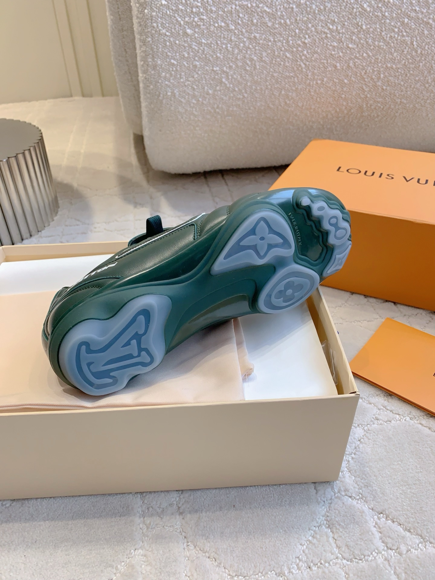 LV
