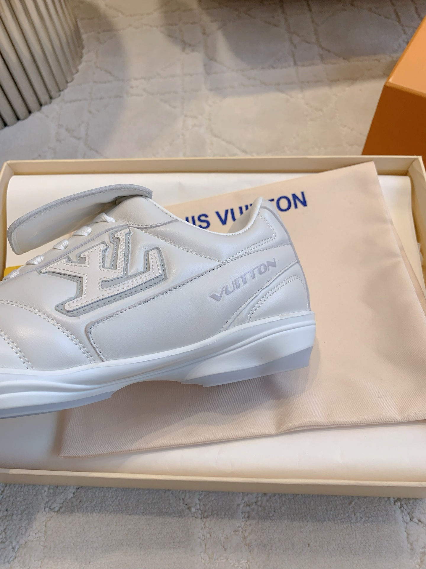 LV 