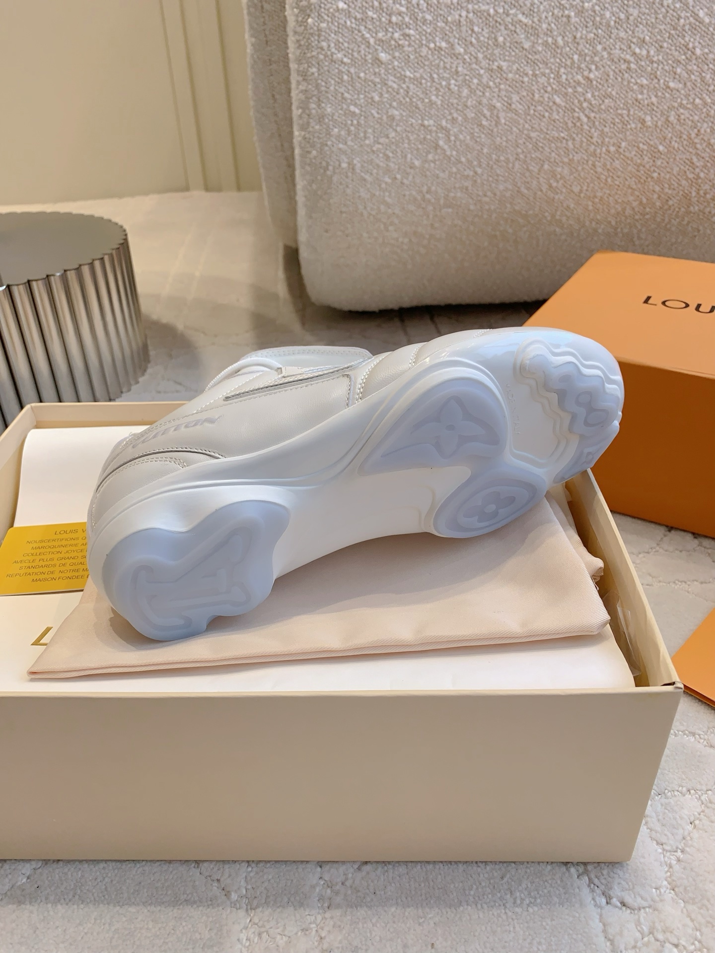 LV 