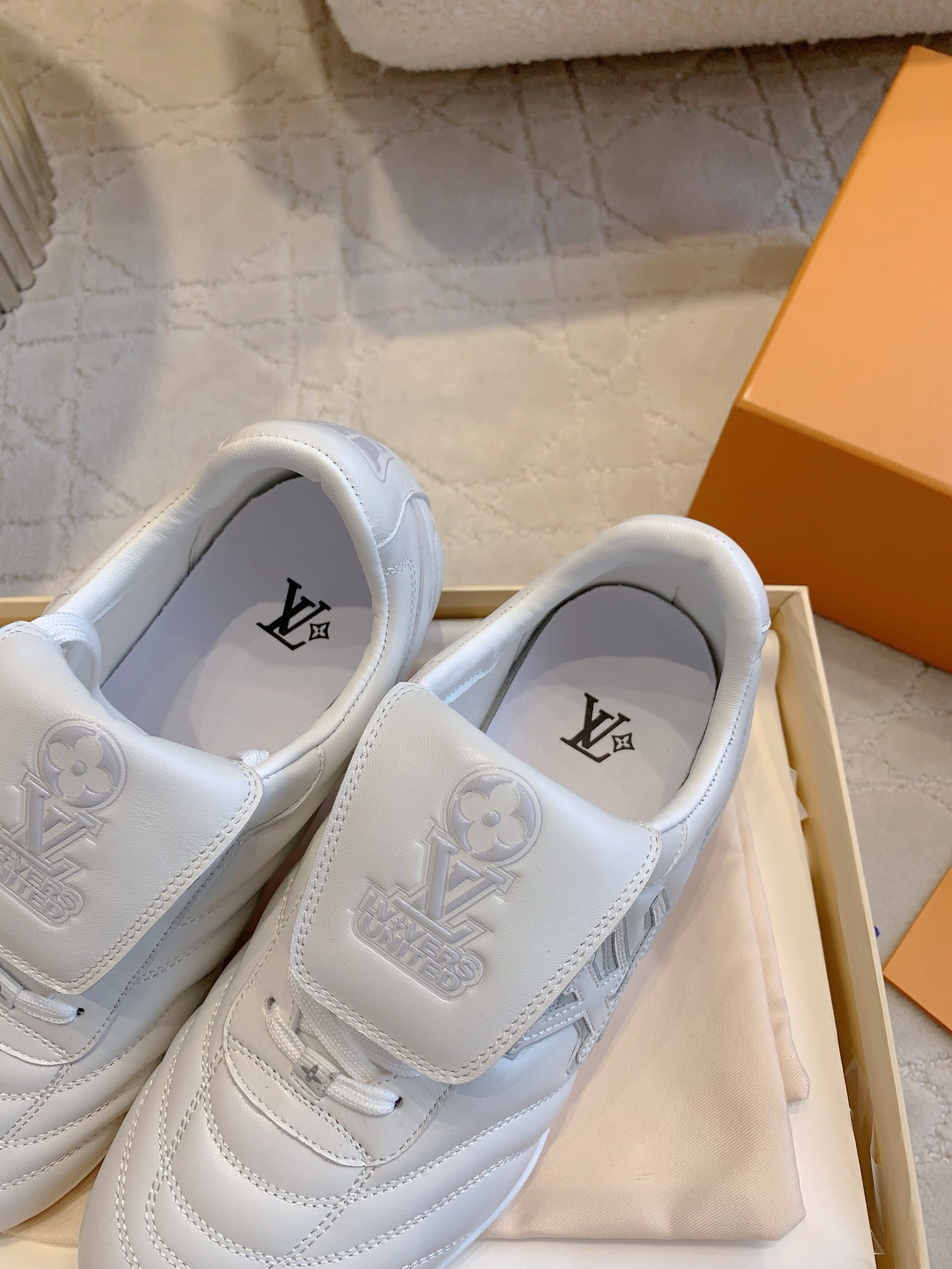 LV 