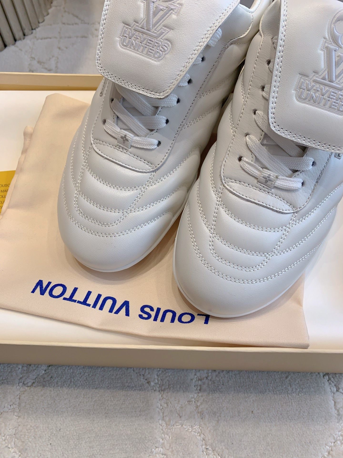 LV 