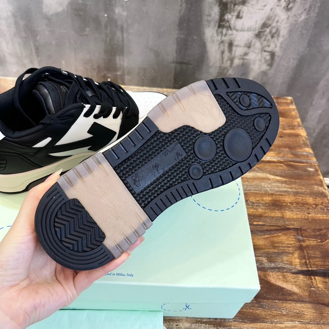 OFF WHITE SNEAKERS 