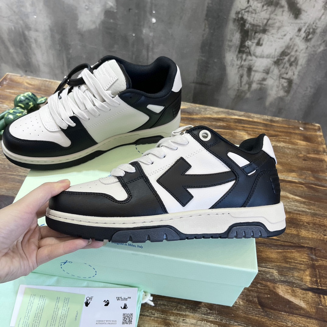 OFF WHITE SNEAKERS 