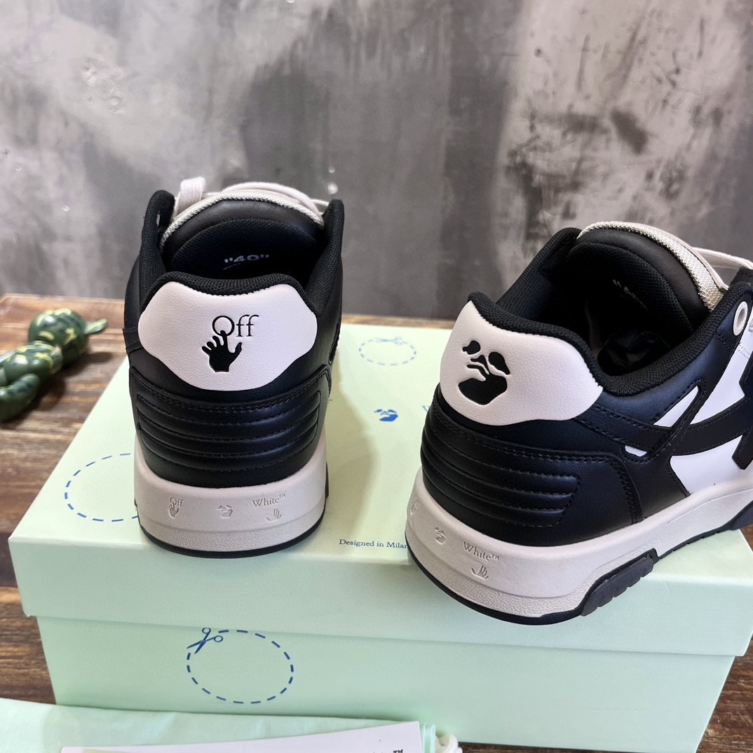 OFF WHITE SNEAKERS 