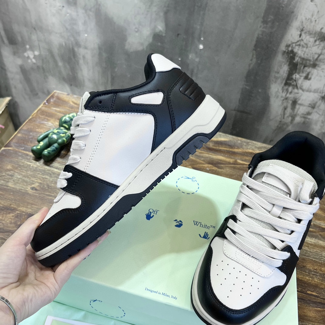 OFF WHITE SNEAKERS 