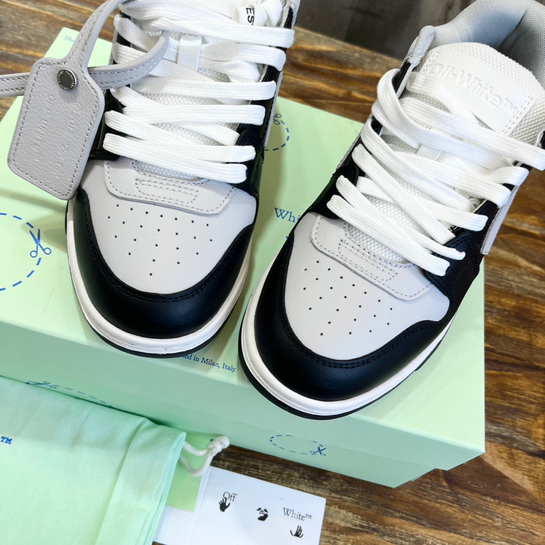 OFF WHITE SNEAKERS 