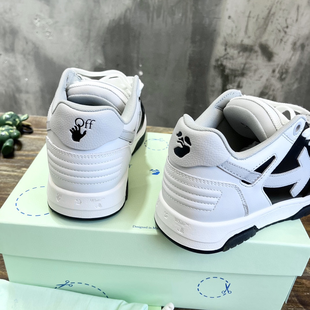 OFF WHITE SNEAKERS 