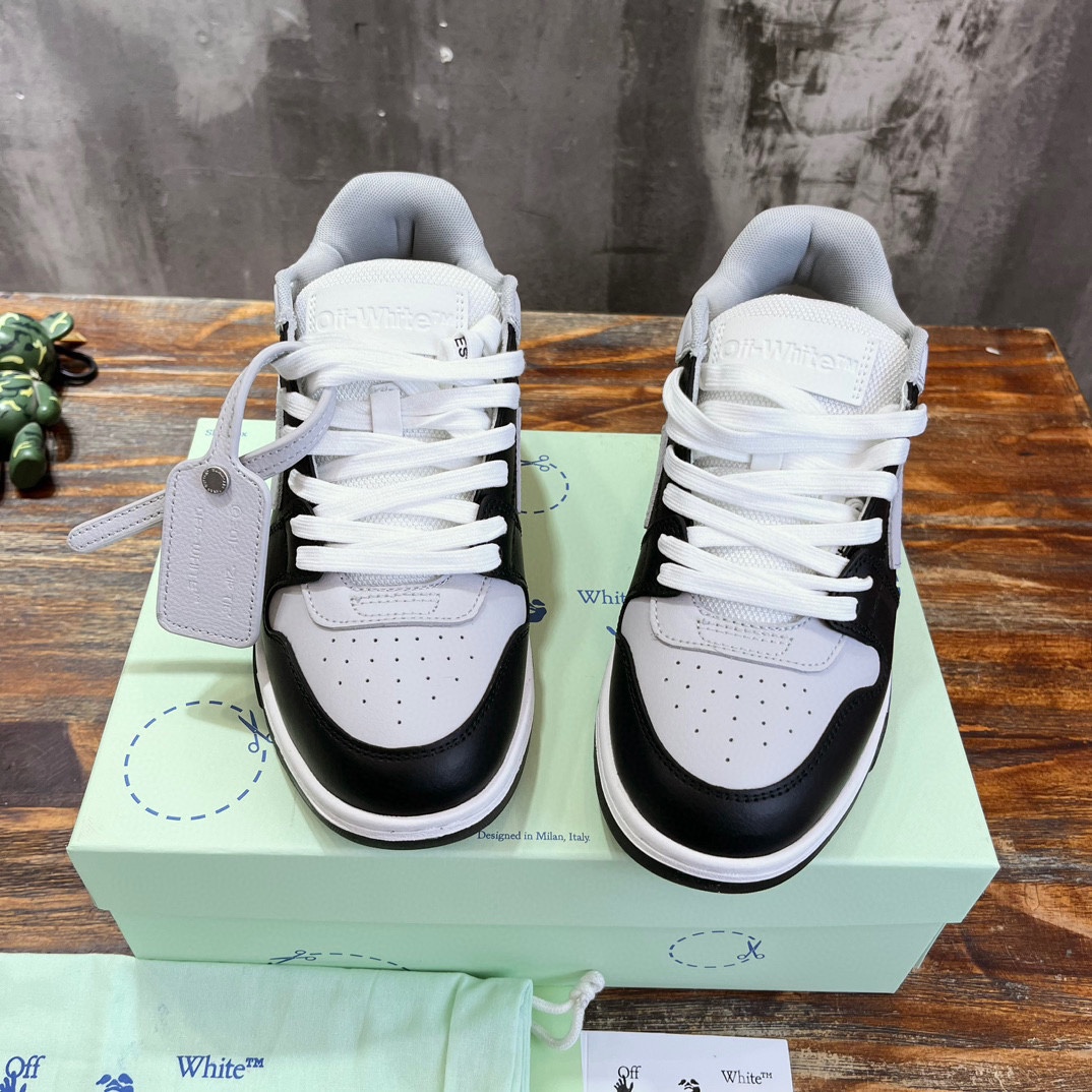 OFF WHITE SNEAKERS 