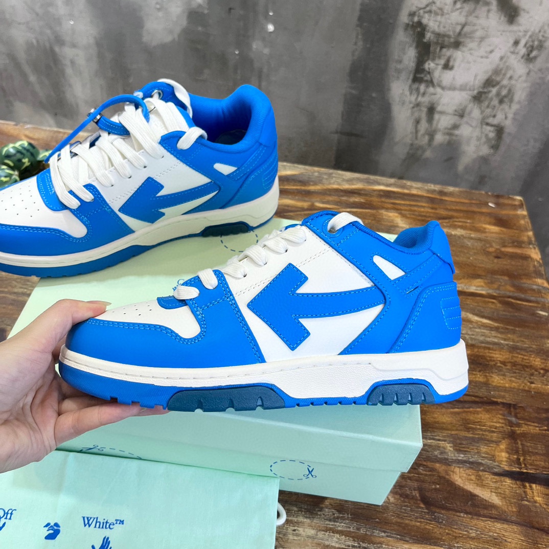 OFF WHITE SNEAKERS 