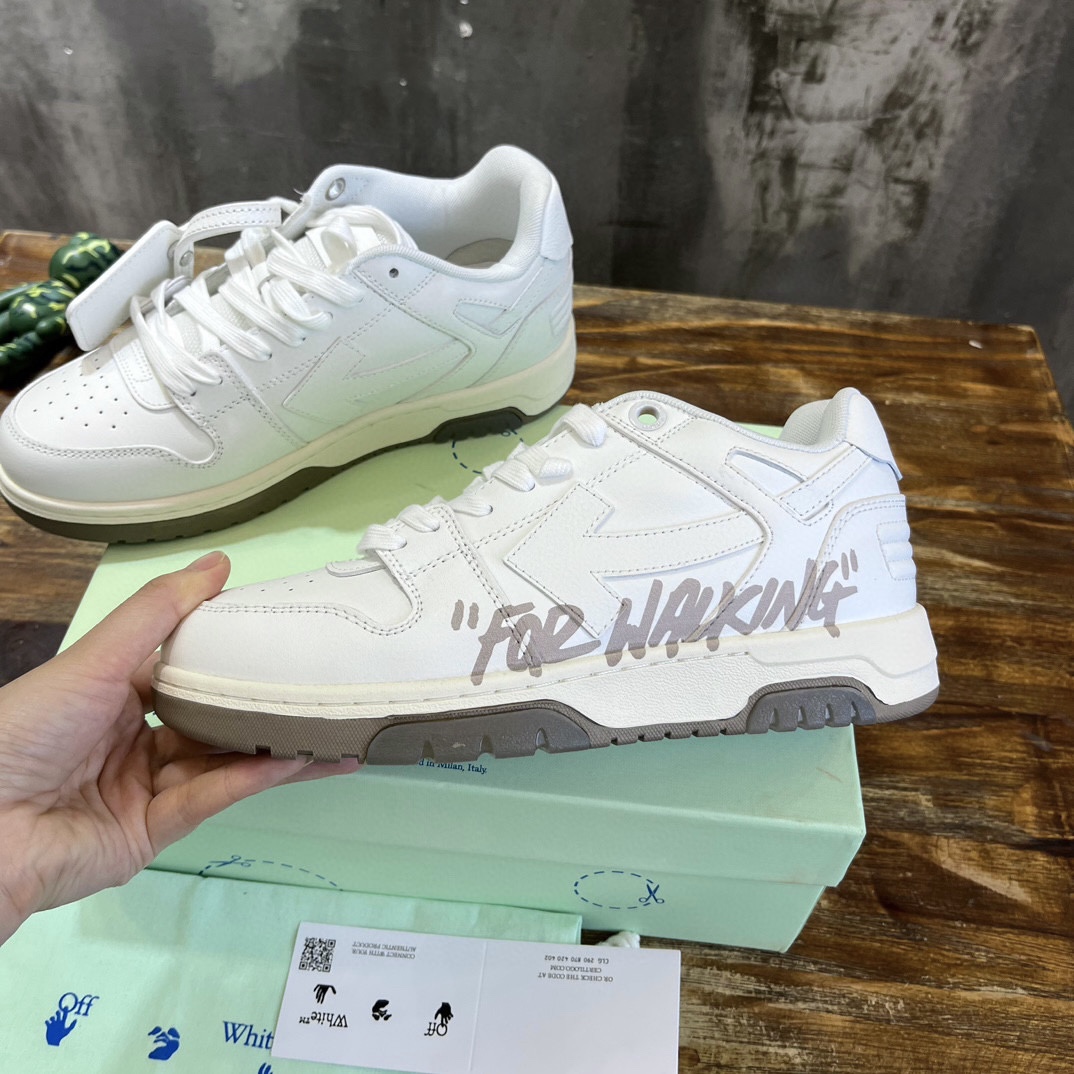 OFF WHITE SNEAKERS 