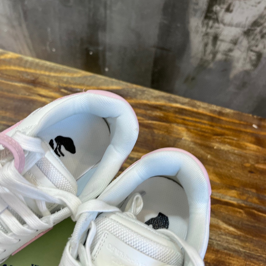 OFF WHITE SNEAKERS 