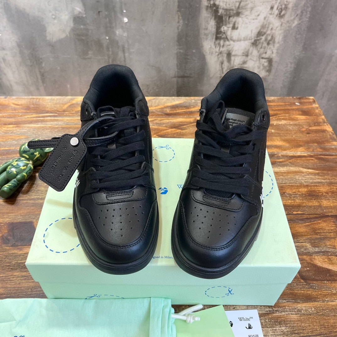 OFF WHITE SNEAKERS 