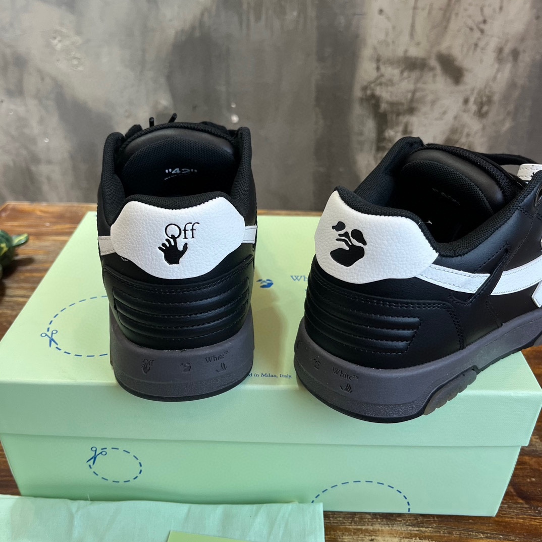 OFF WHITE SNEAKERS 