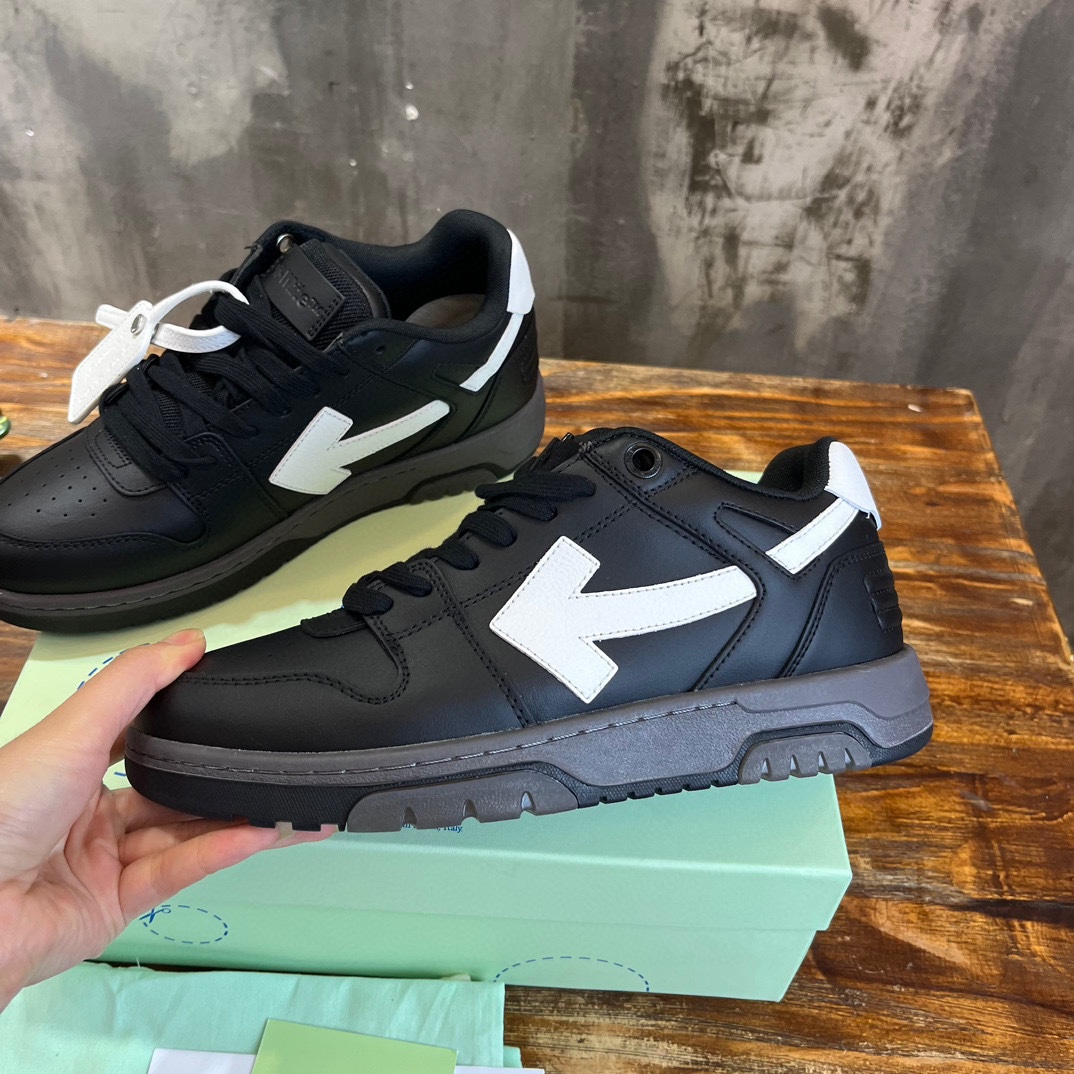 OFF WHITE SNEAKERS 