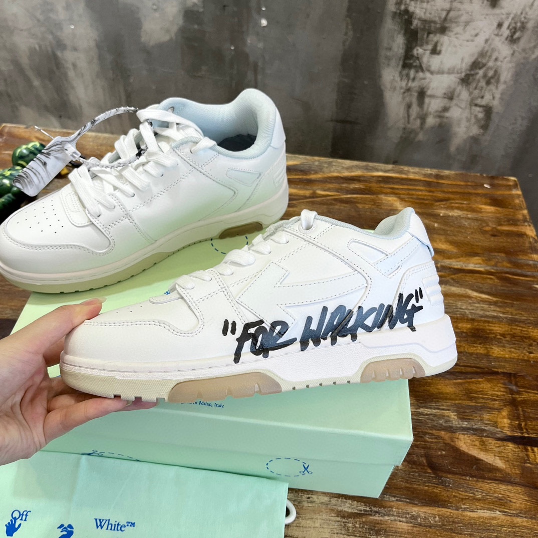 OFF WHITE SNEAKERS 