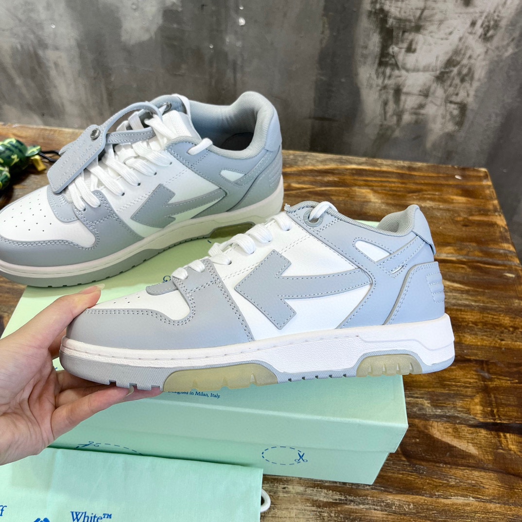 OFF WHITE SNEAKERS 