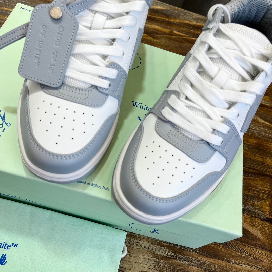 OFF WHITE SNEAKERS 