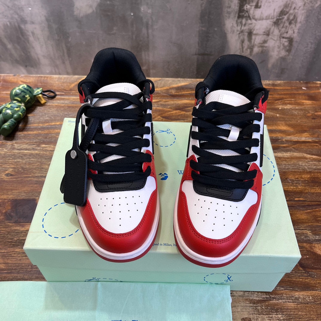 OFF WHITE SNEAKERS 