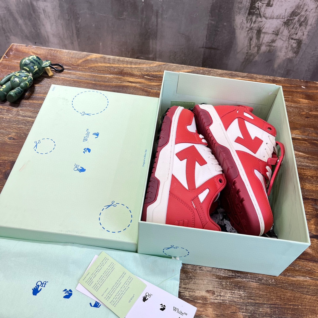 OFF WHITE SNEAKERS 