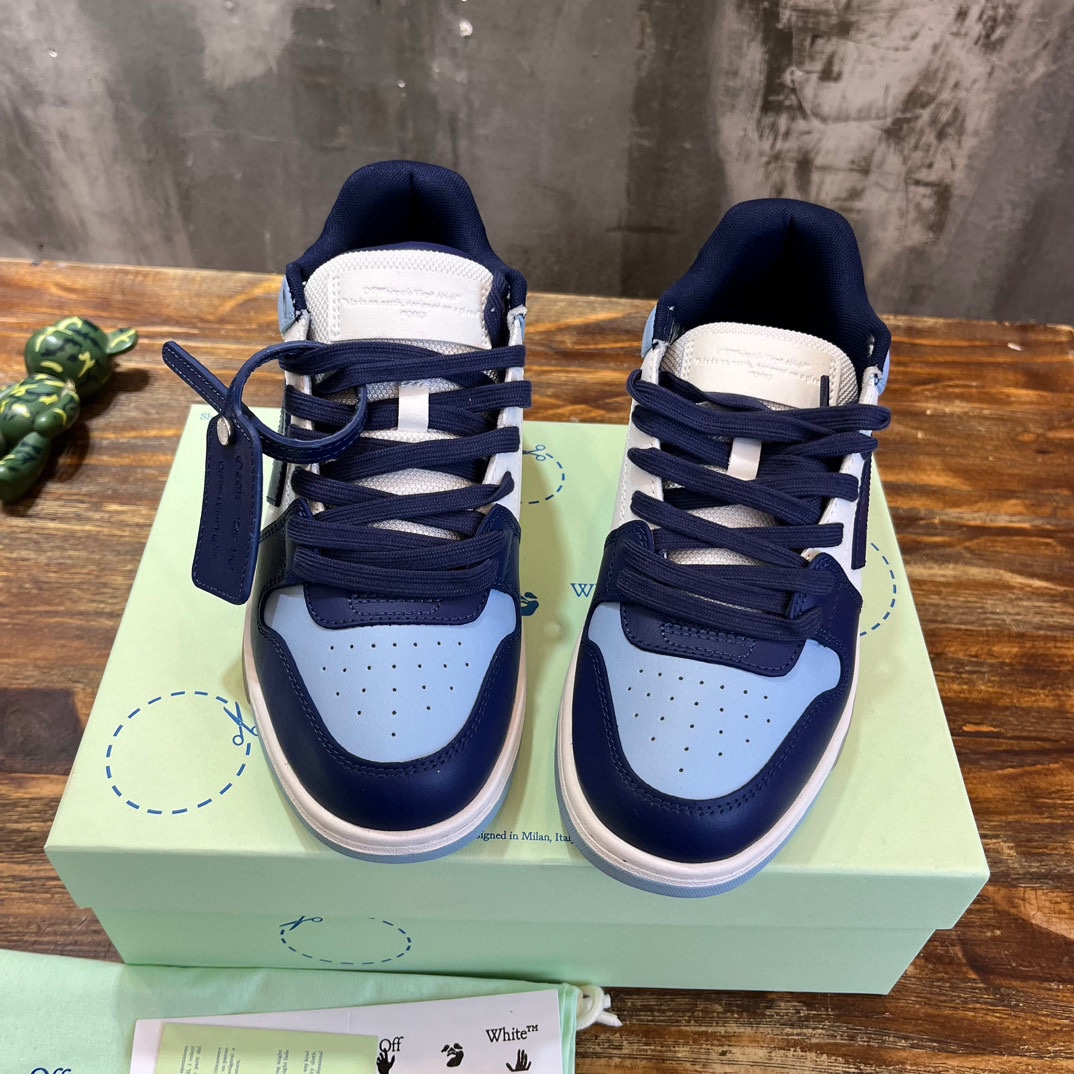 OFF WHITE SNEAKERS 
