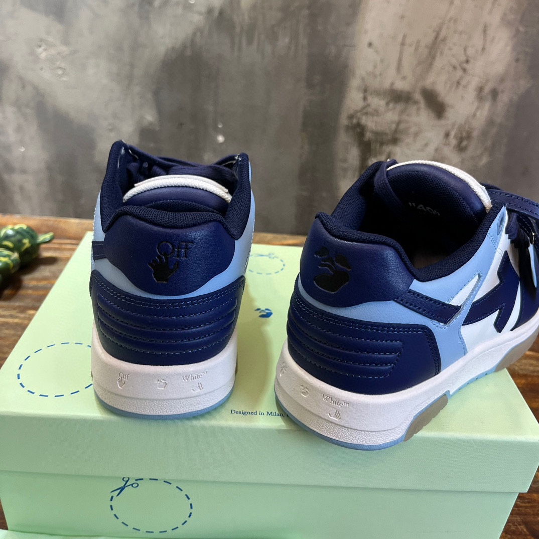 OFF WHITE SNEAKERS 