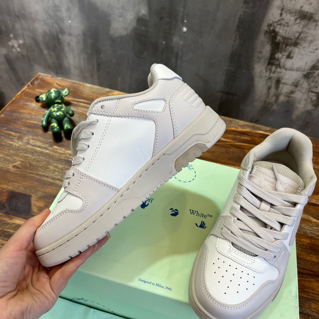 OFF WHITE SNEAKERS 