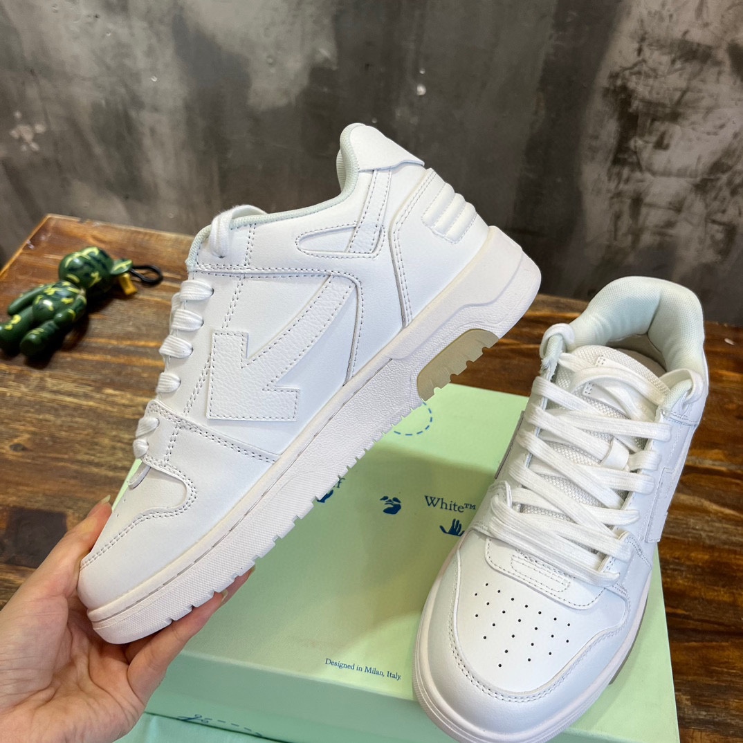 OFF WHITE SNEAKERS 