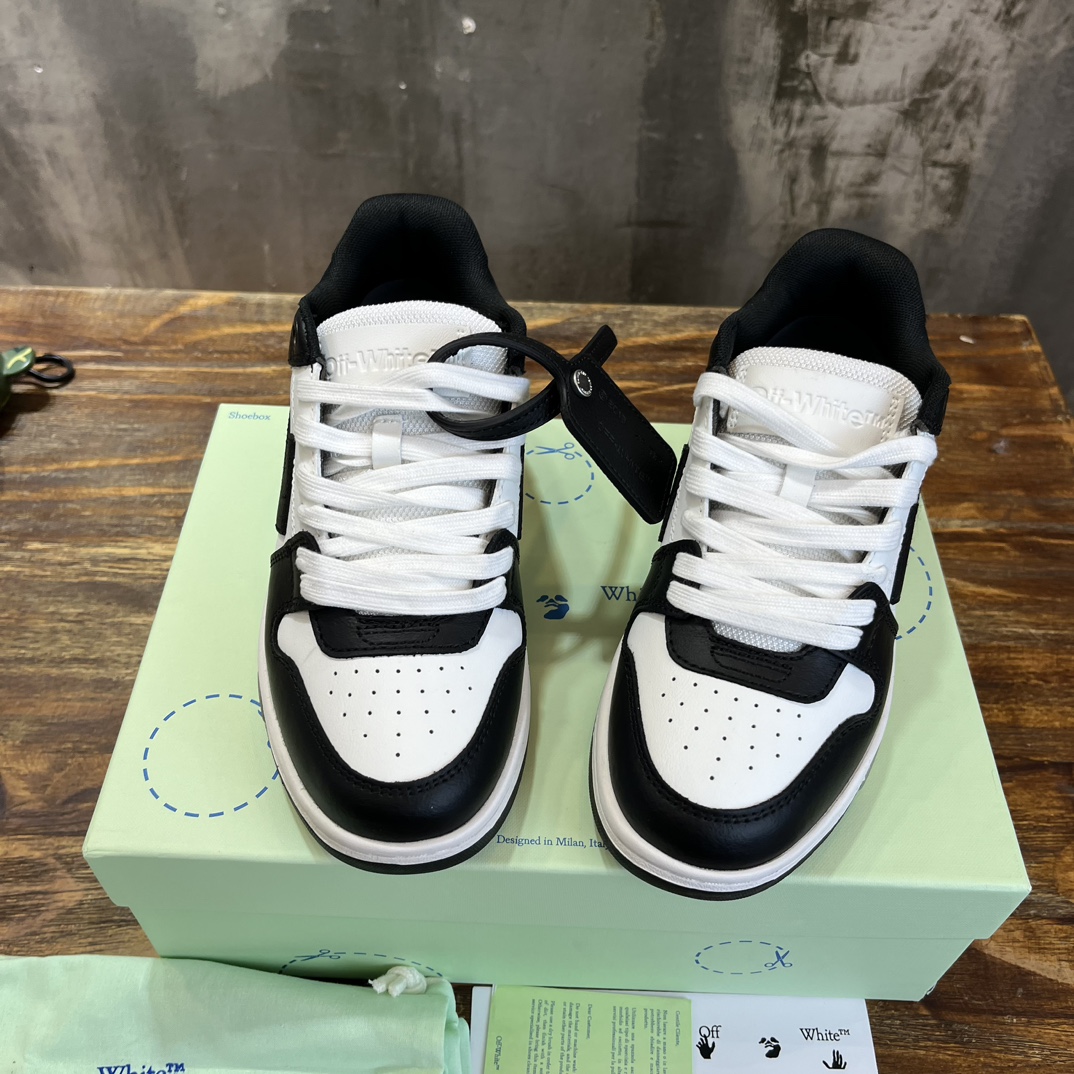 OFF WHITE SNEAKERS 
