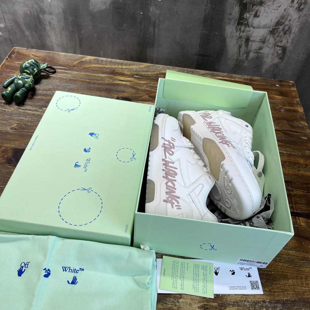 OFF WHITE SNEAKERS 