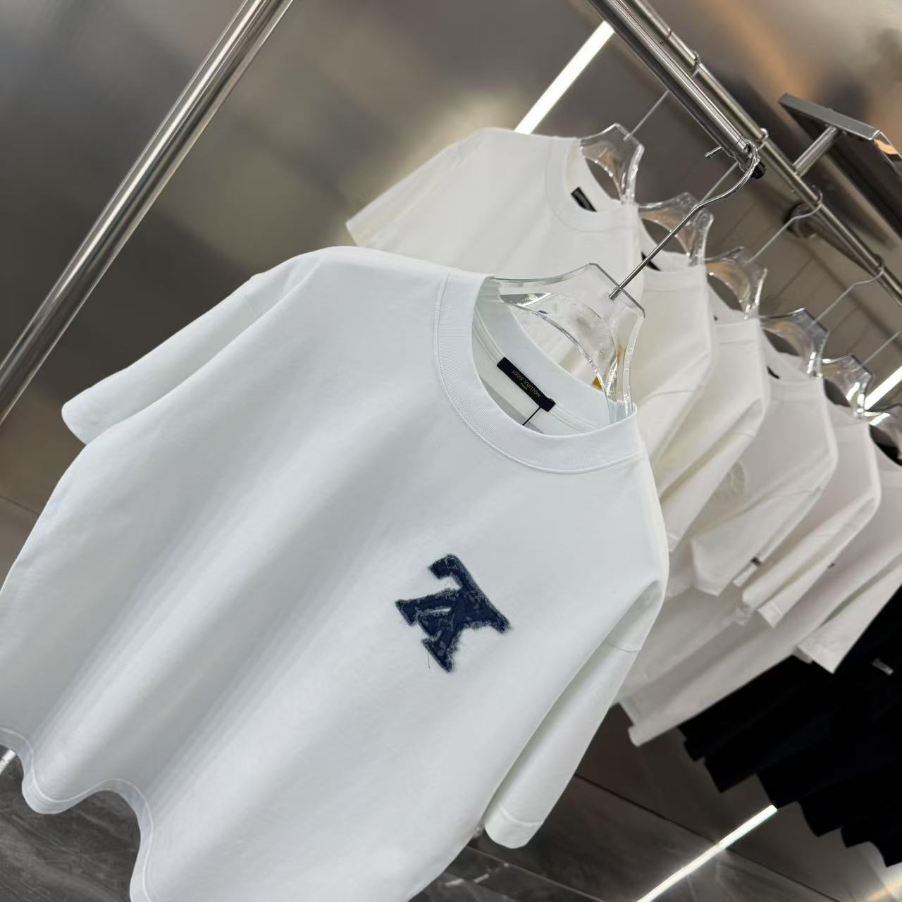 LV T-SHIRT