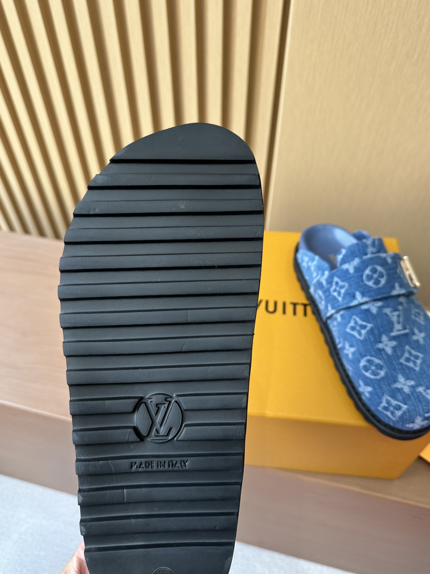 LV