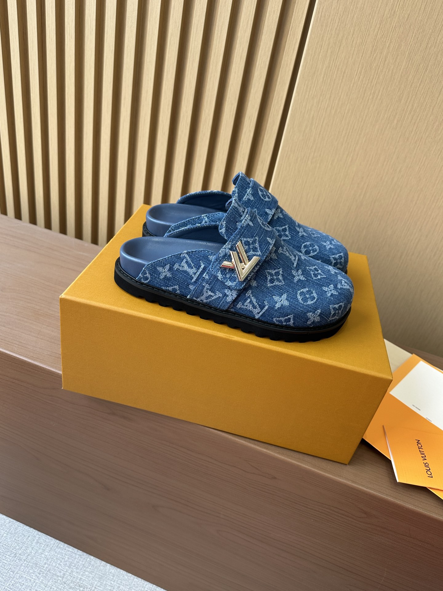LV
