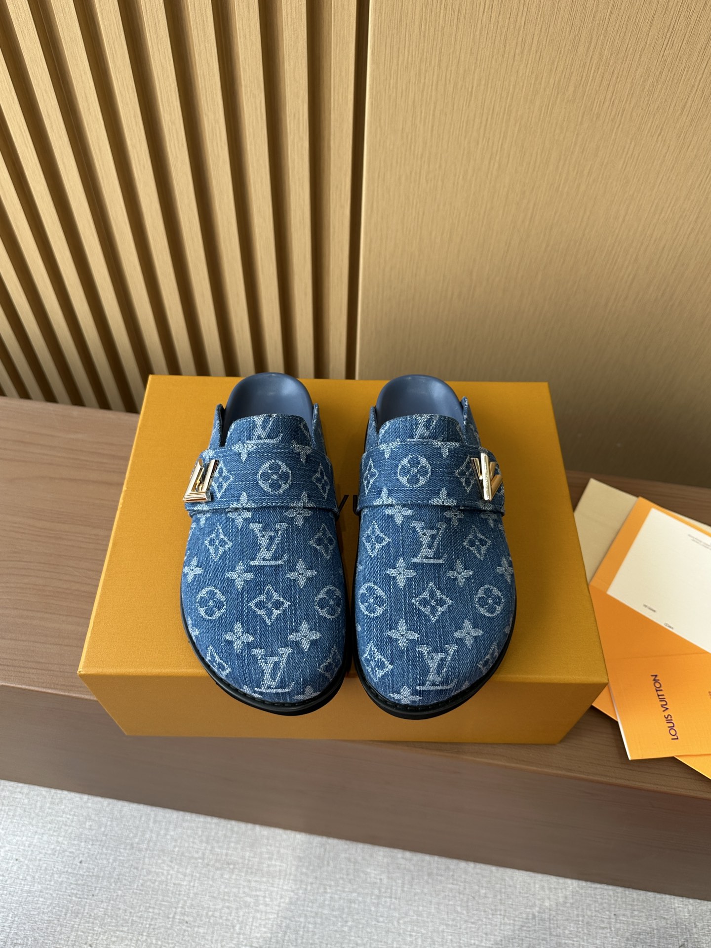 LV