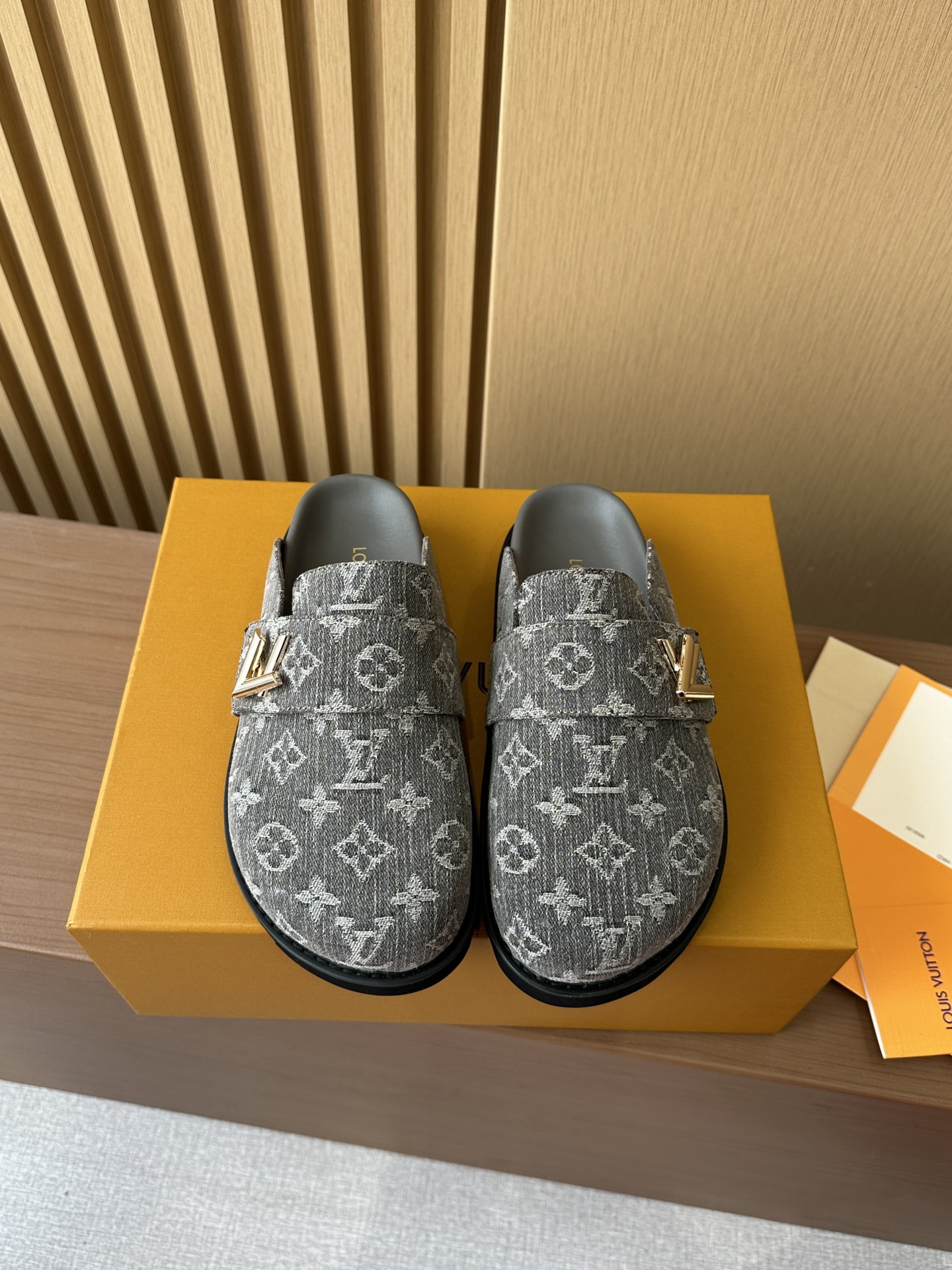 LV