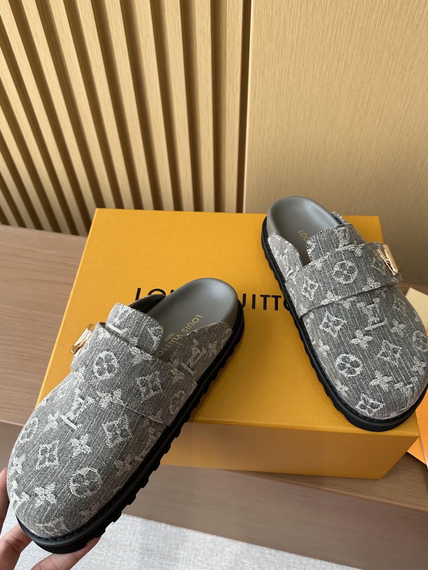 LV