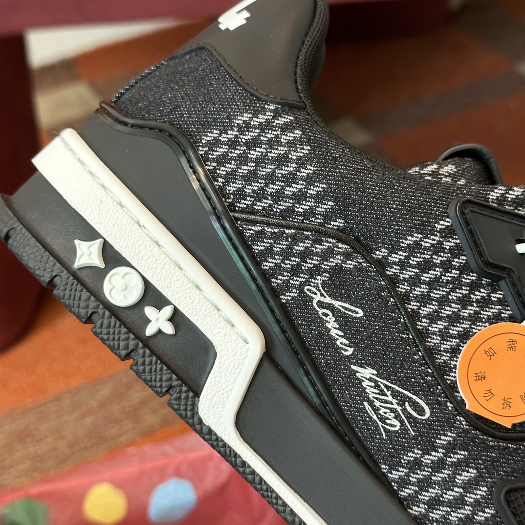 LOUIS VUITTON TRAINERS