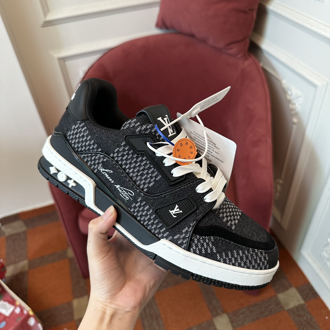 LOUIS VUITTON TRAINERS