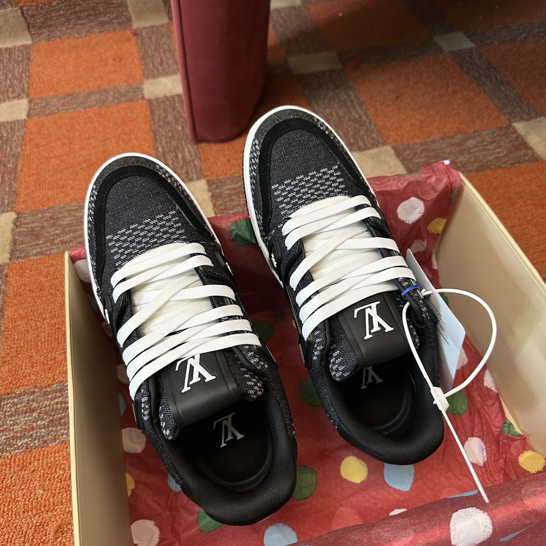 LOUIS VUITTON TRAINERS