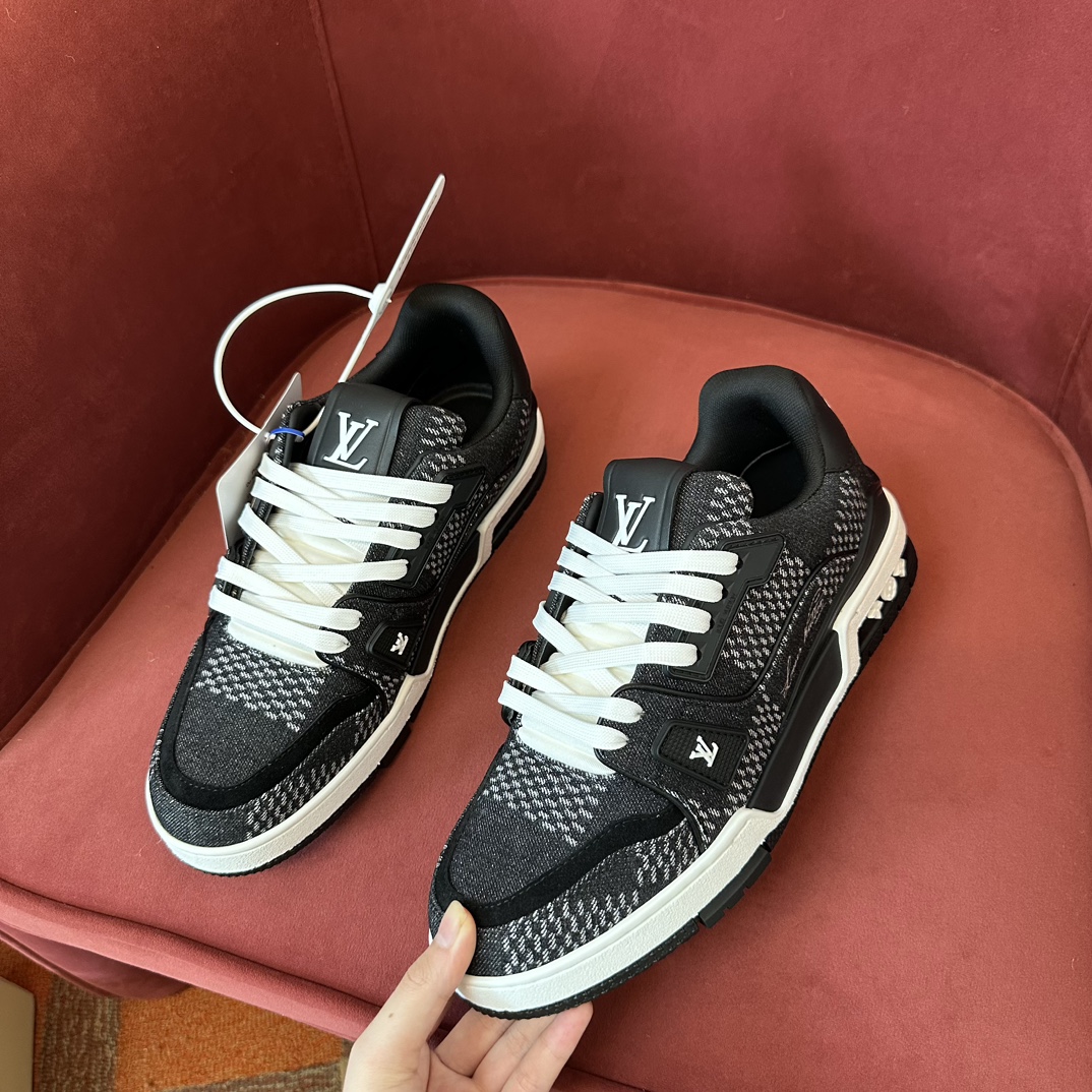 LOUIS VUITTON TRAINERS