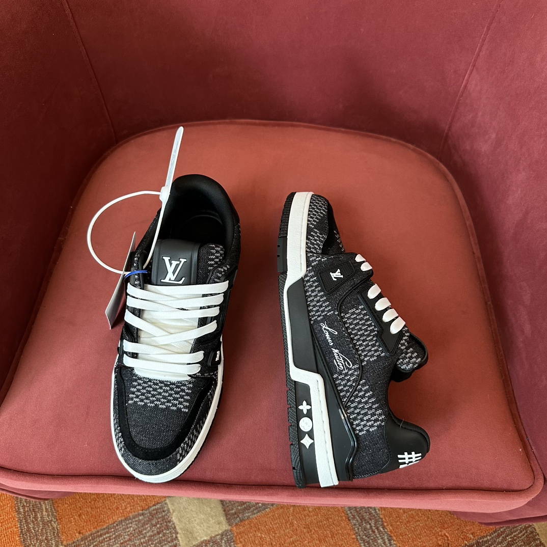 LOUIS VUITTON TRAINERS