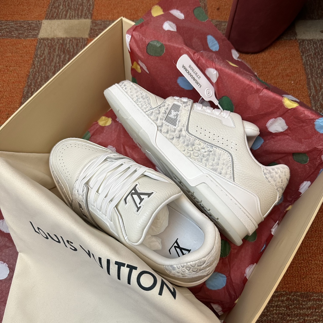 LOUIS VUITTON TRAINERS