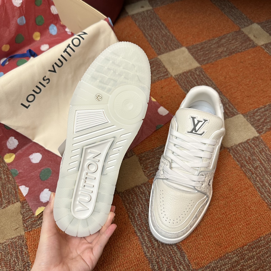 LOUIS VUITTON TRAINERS