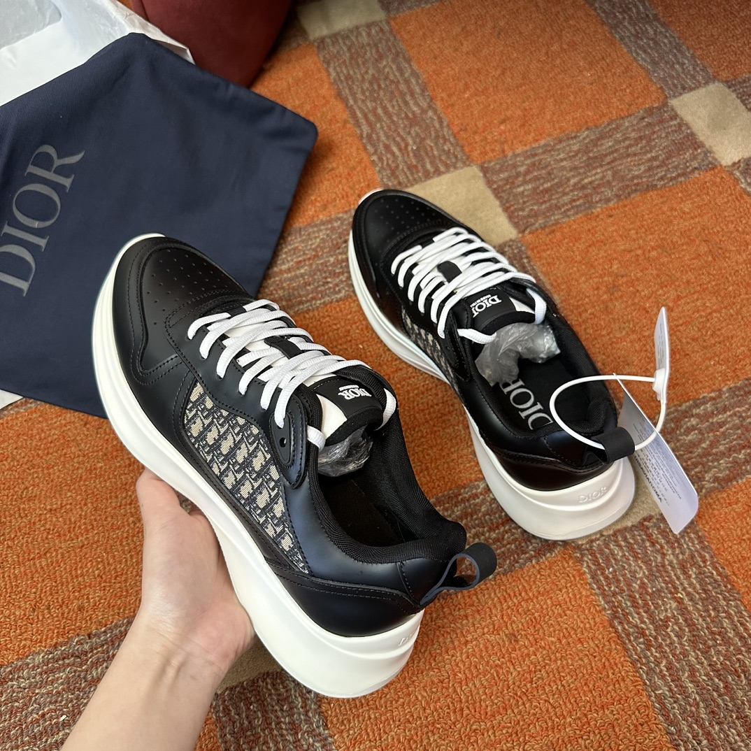 DIOR B25 RUNNER